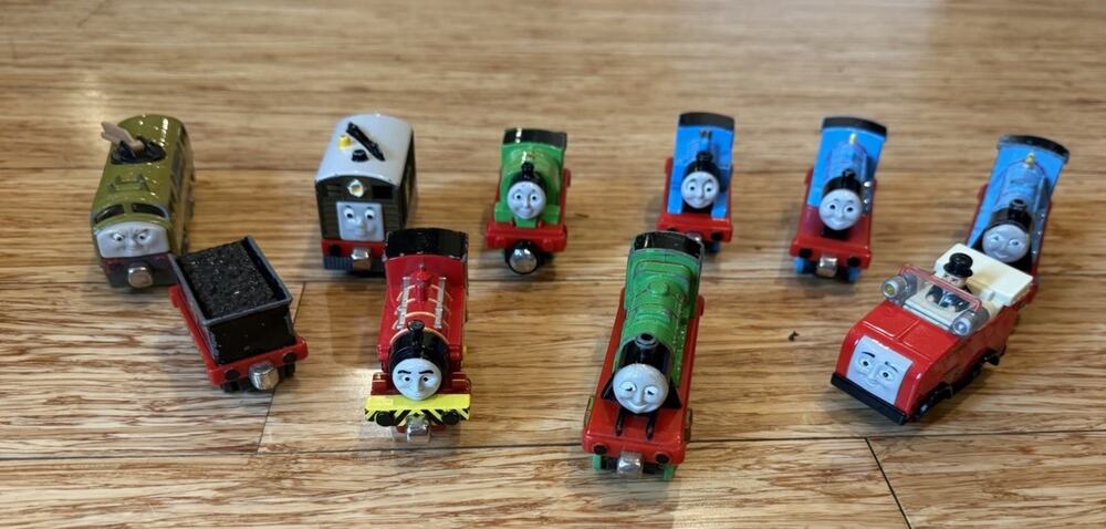 Lot of 10 Thomas The Tank Engine Diecast Magnetic Trains Learning Curve